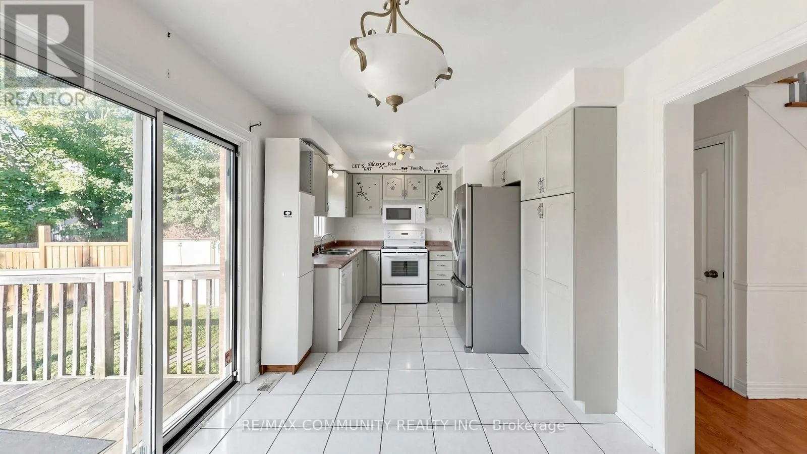 38 IVEAGH DRIVE