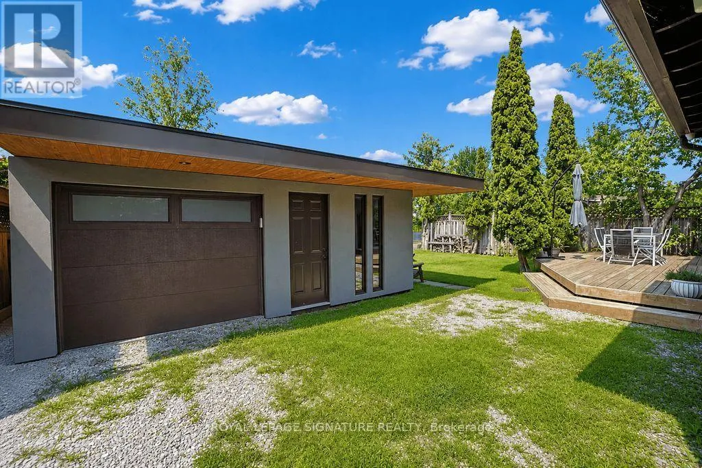 606 LAKE DRIVE S