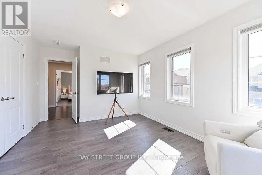 44 CLARA MAY AVENUE