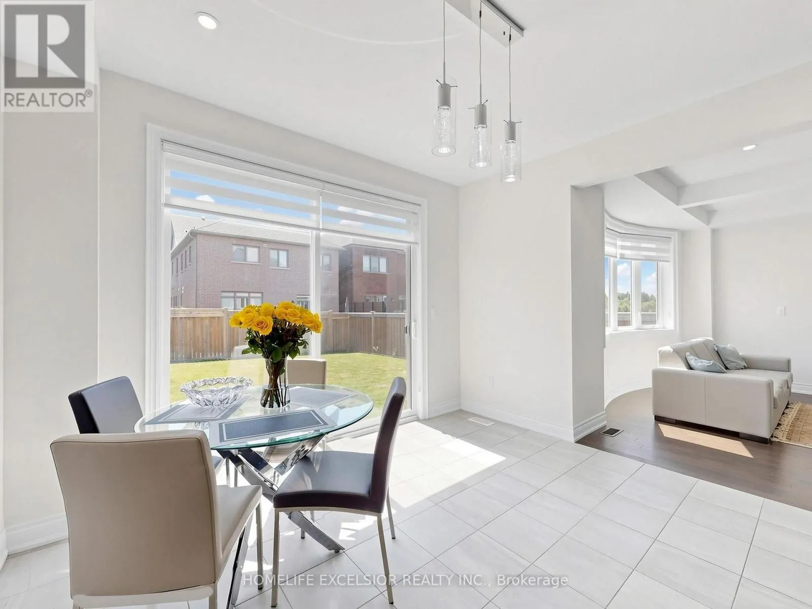 5 MANOR HAMPTON STREET