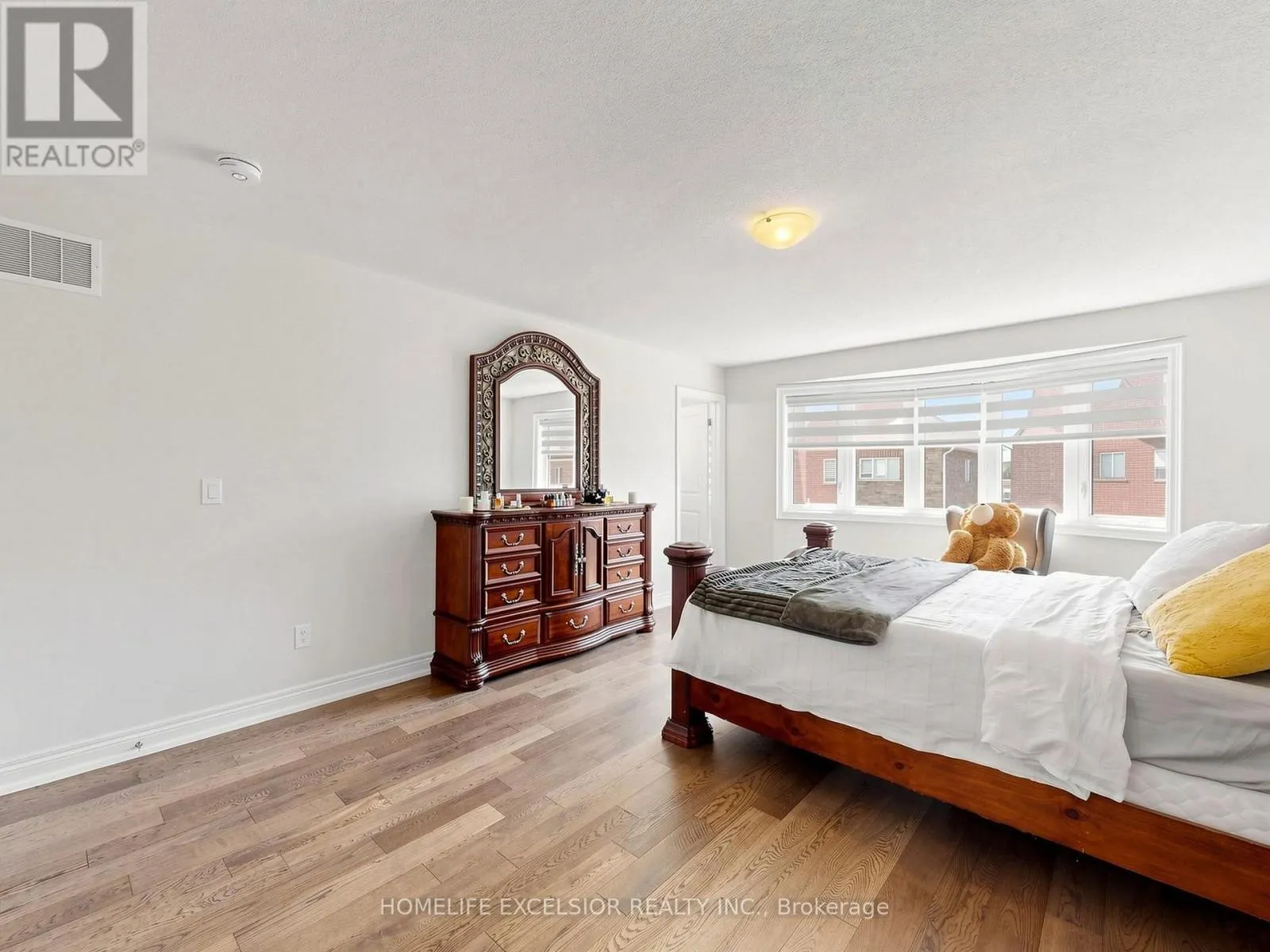 5 MANOR HAMPTON STREET