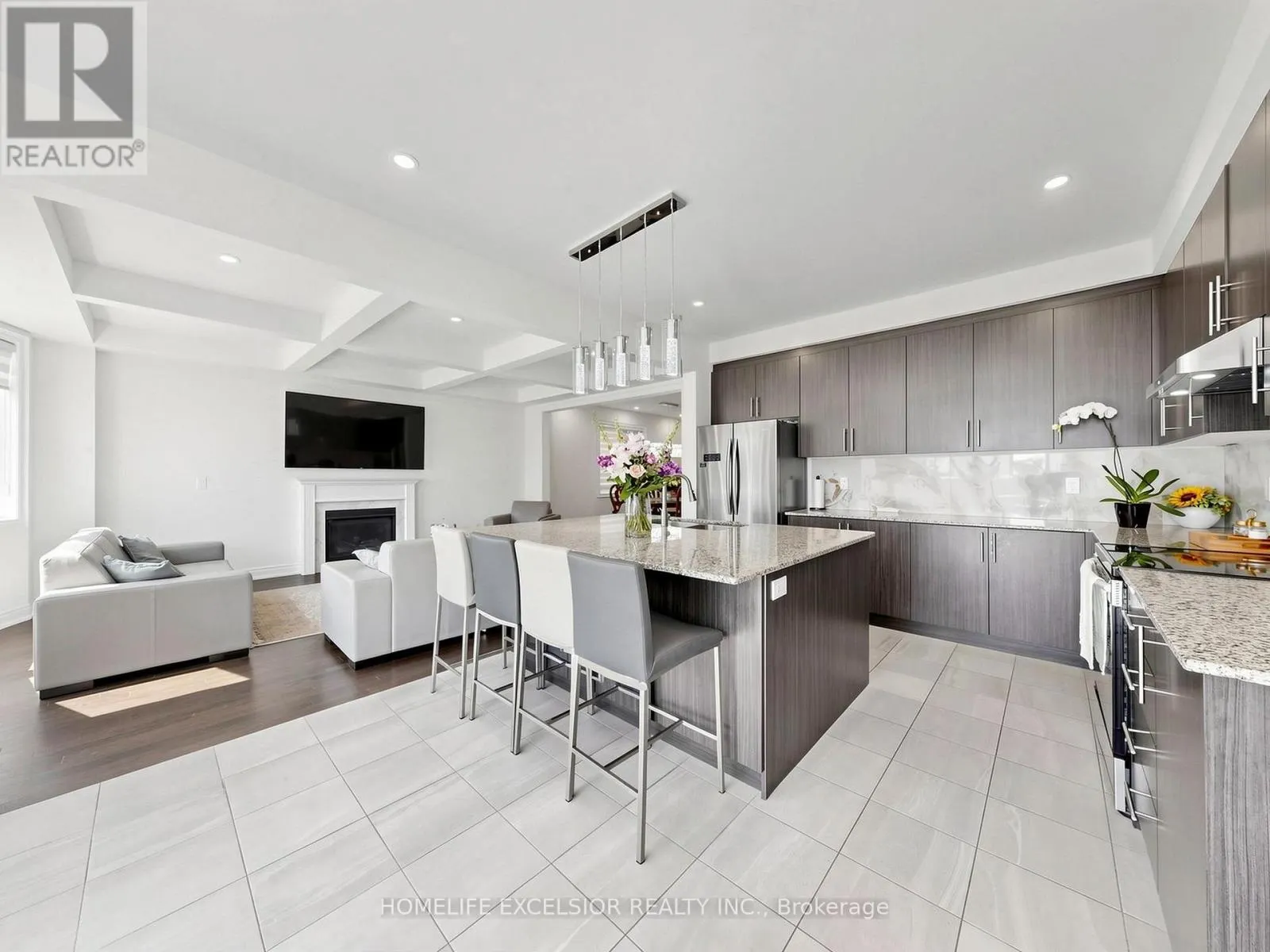 5 MANOR HAMPTON STREET