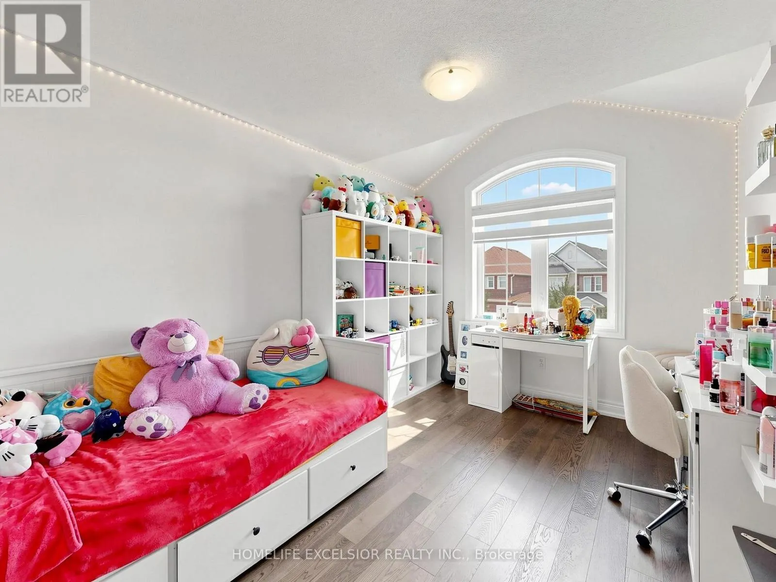 5 MANOR HAMPTON STREET