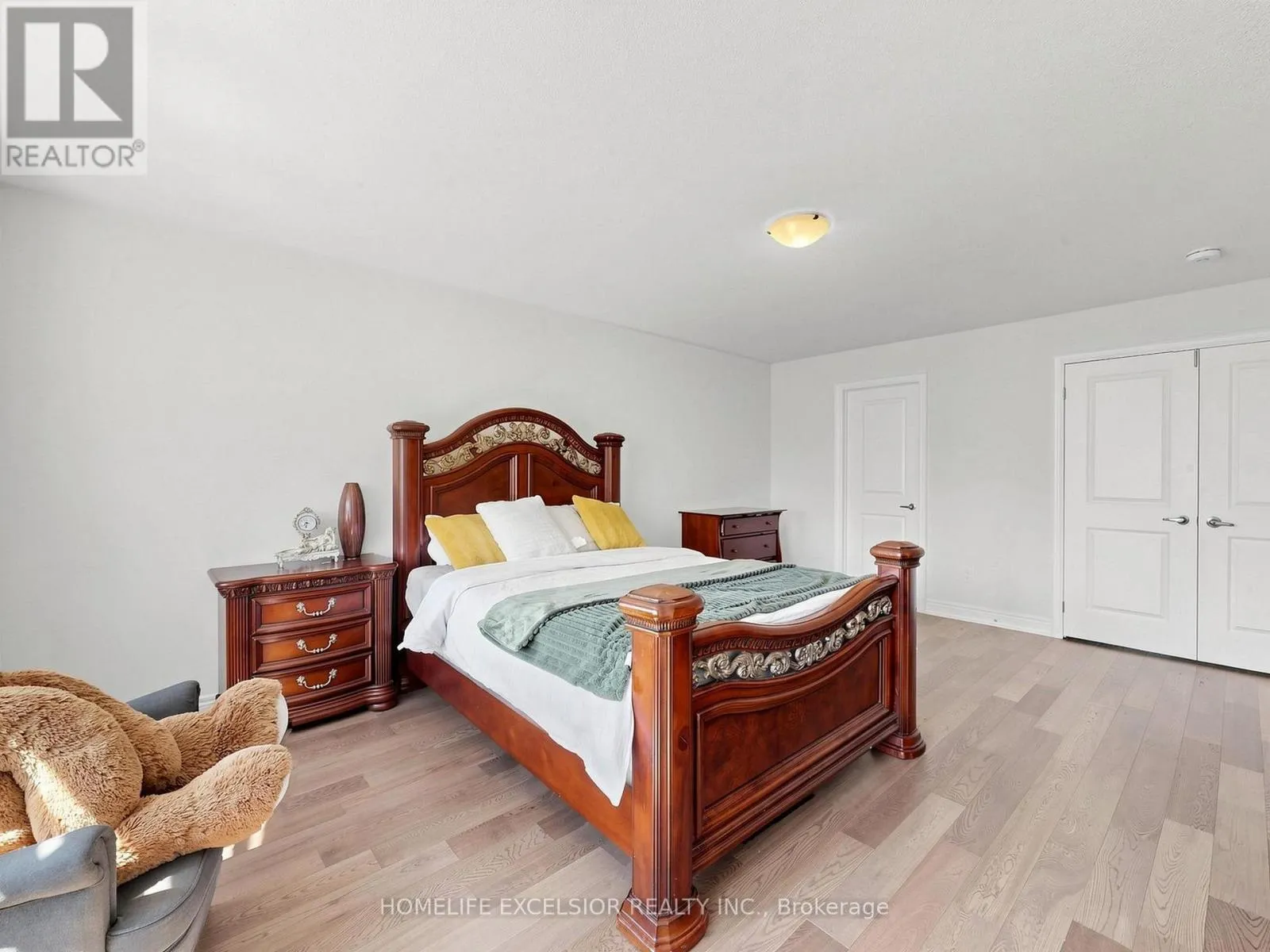 5 MANOR HAMPTON STREET