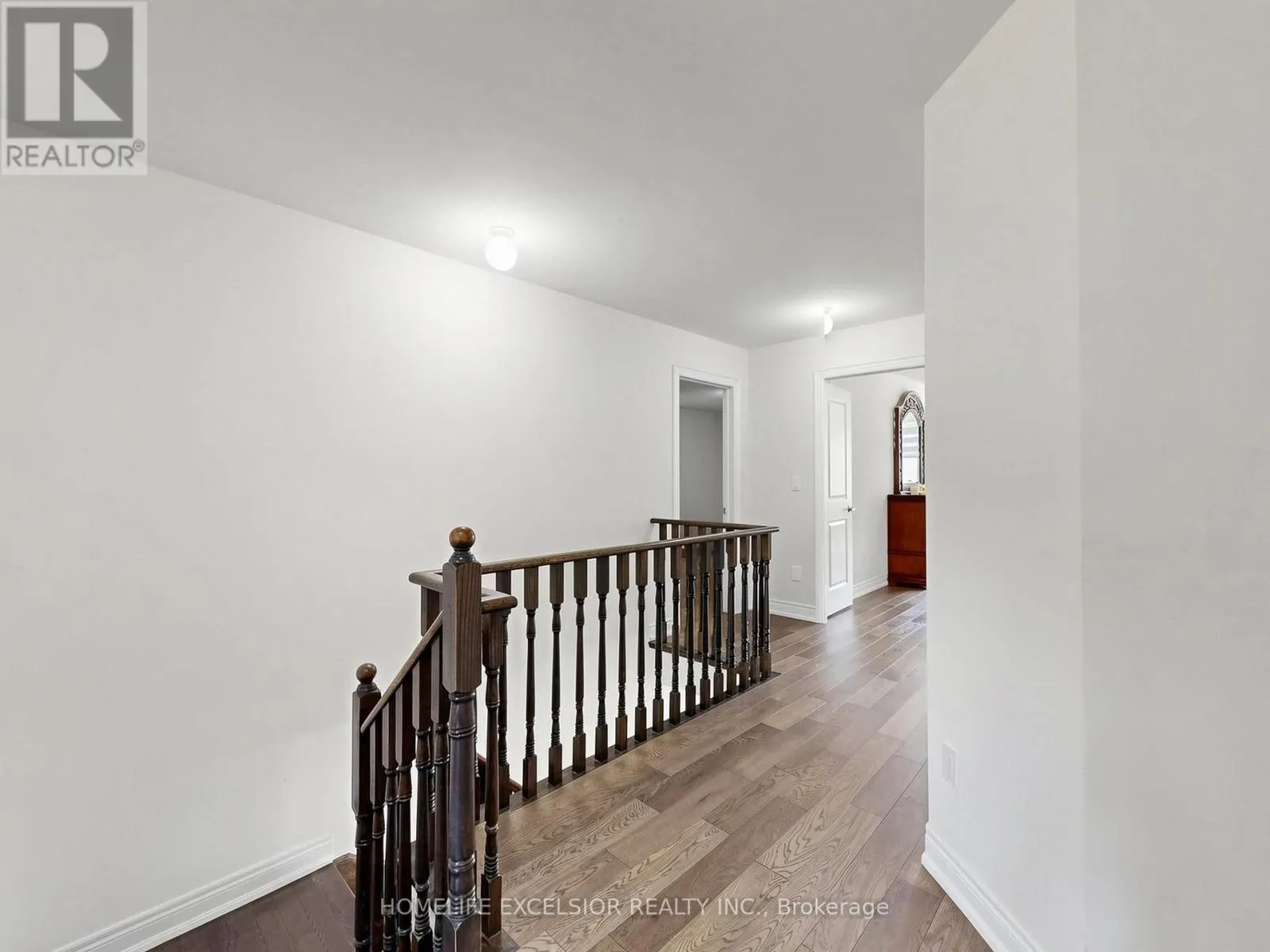 5 MANOR HAMPTON STREET