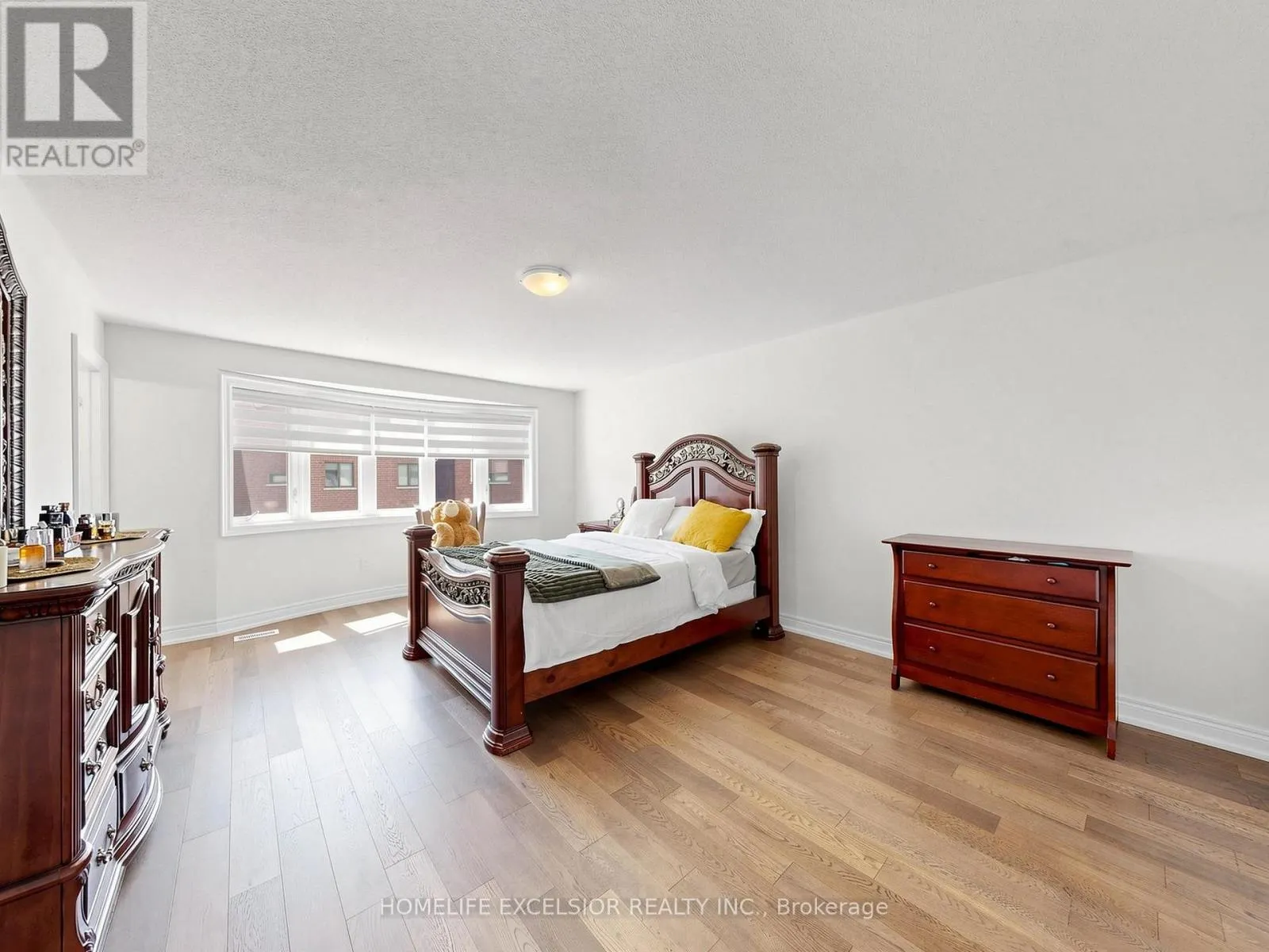 5 MANOR HAMPTON STREET