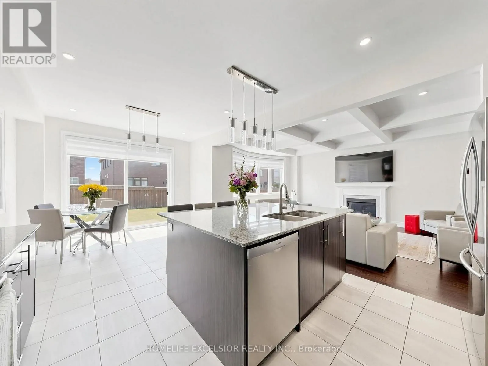 5 MANOR HAMPTON STREET