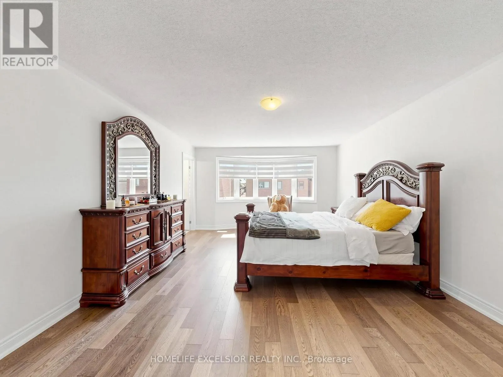 5 MANOR HAMPTON STREET