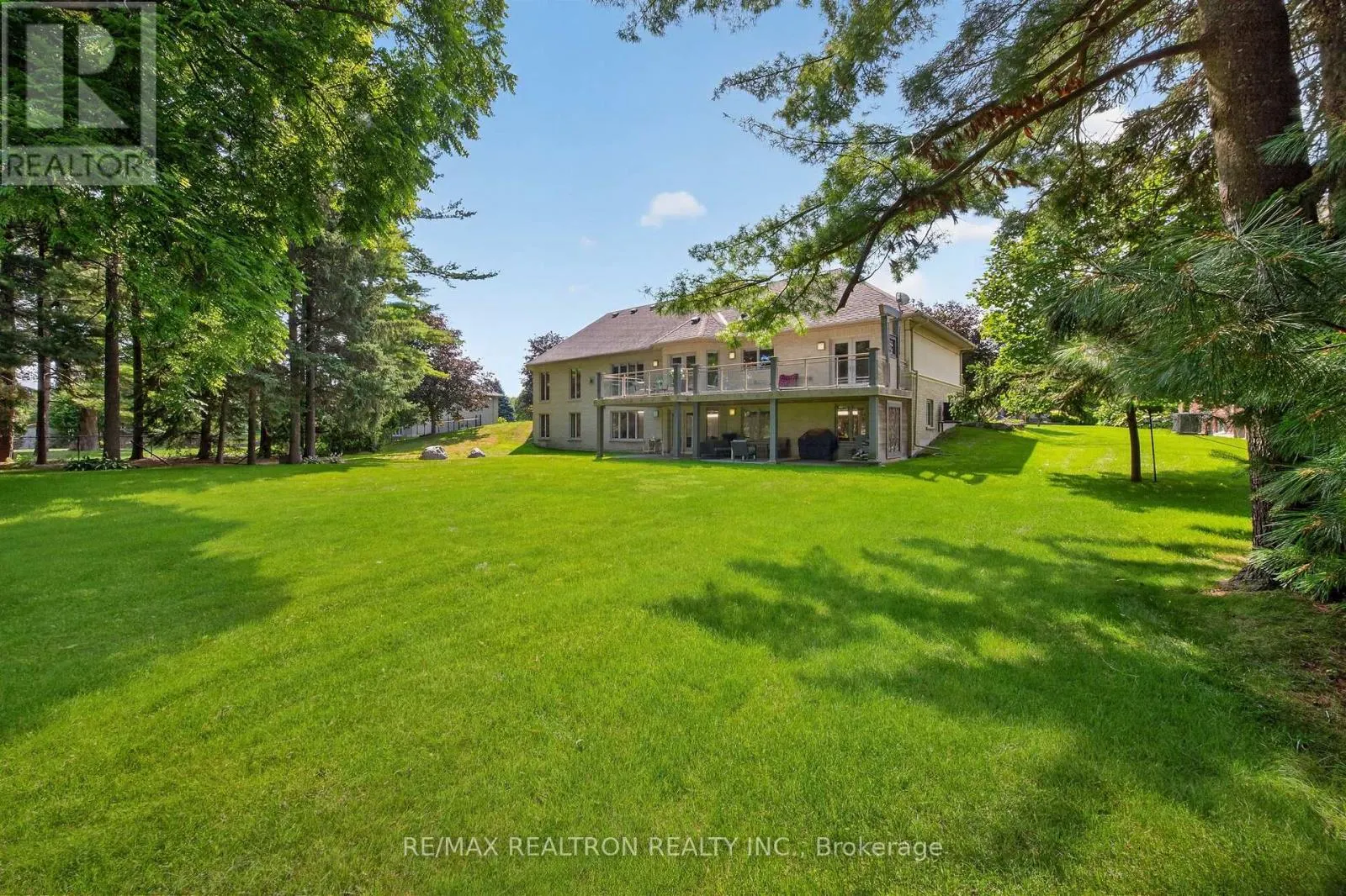 24 MAPLEHYRN AVENUE