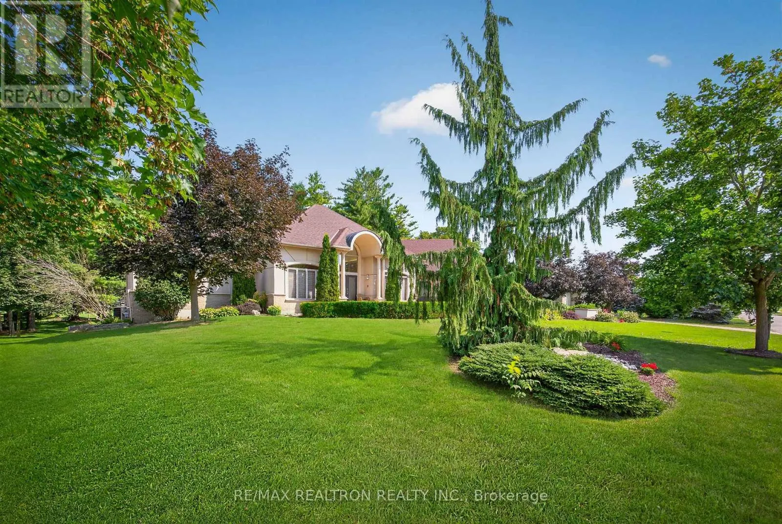 24 MAPLEHYRN AVENUE