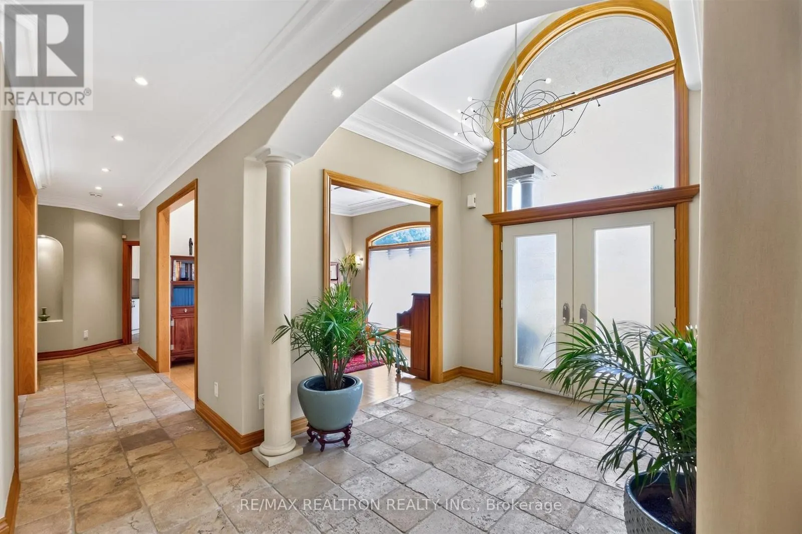 24 MAPLEHYRN AVENUE