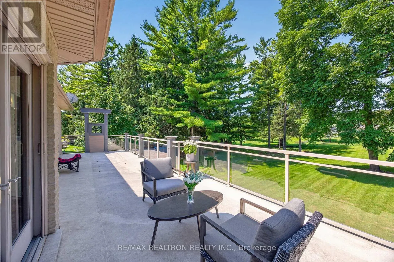 24 MAPLEHYRN AVENUE