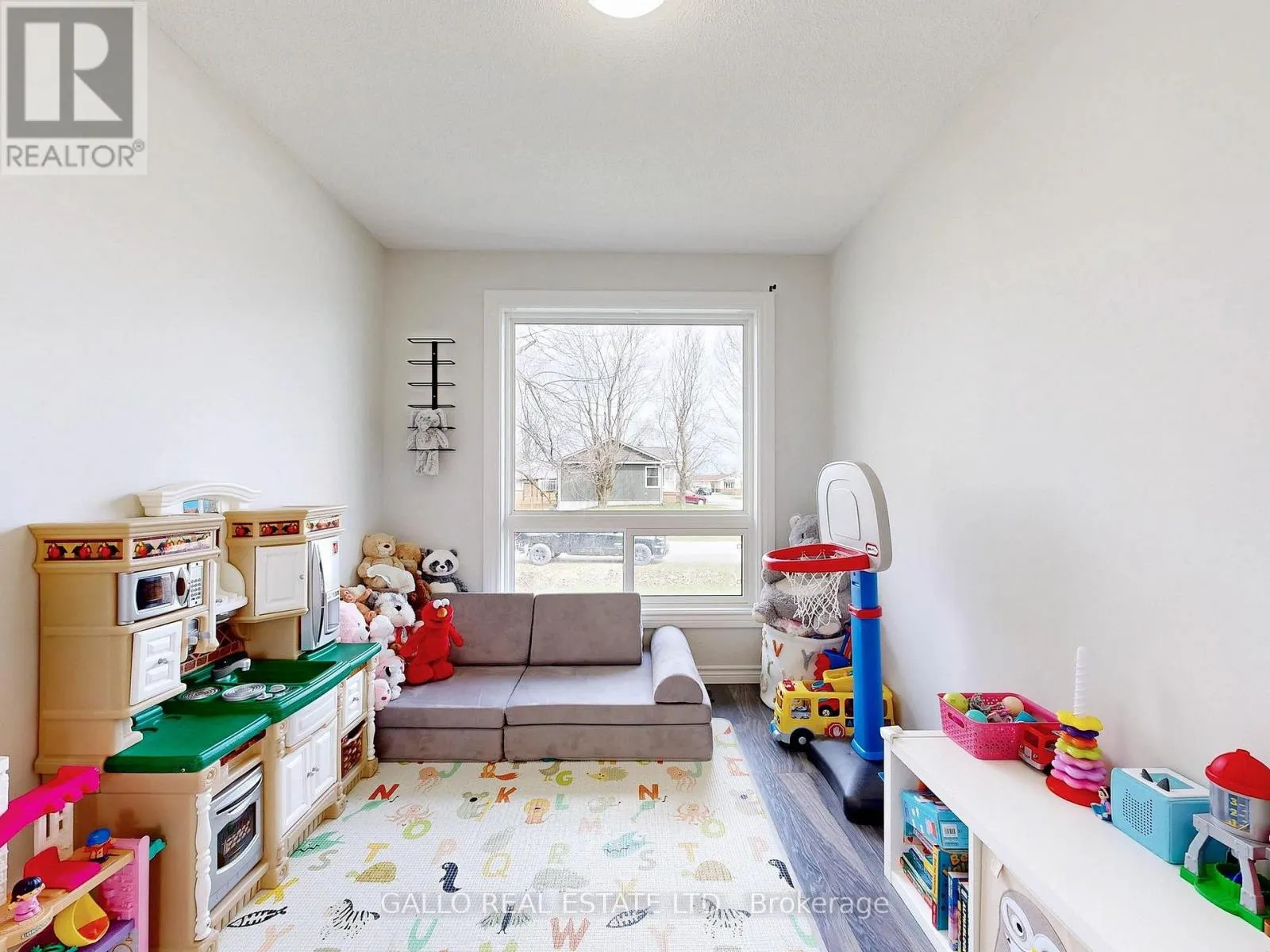 630 HIGHLAND CRESCENT
