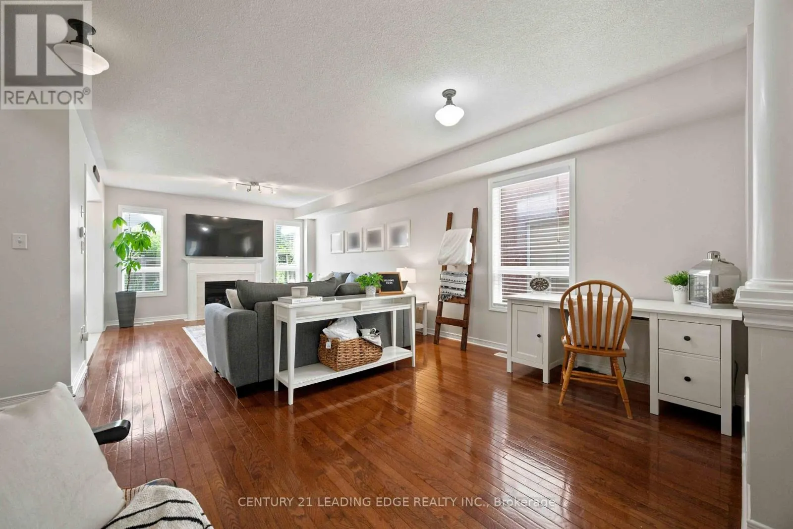 16 BOLSTER LANE