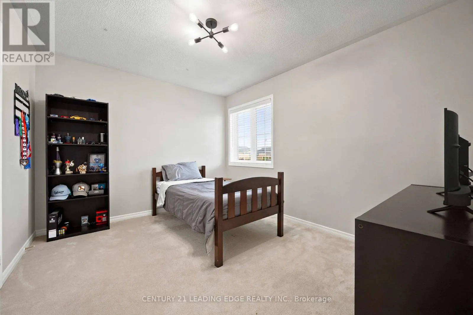 16 BOLSTER LANE