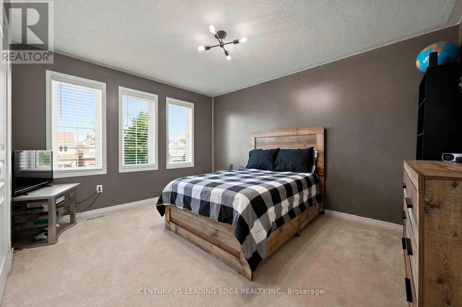 16 BOLSTER LANE