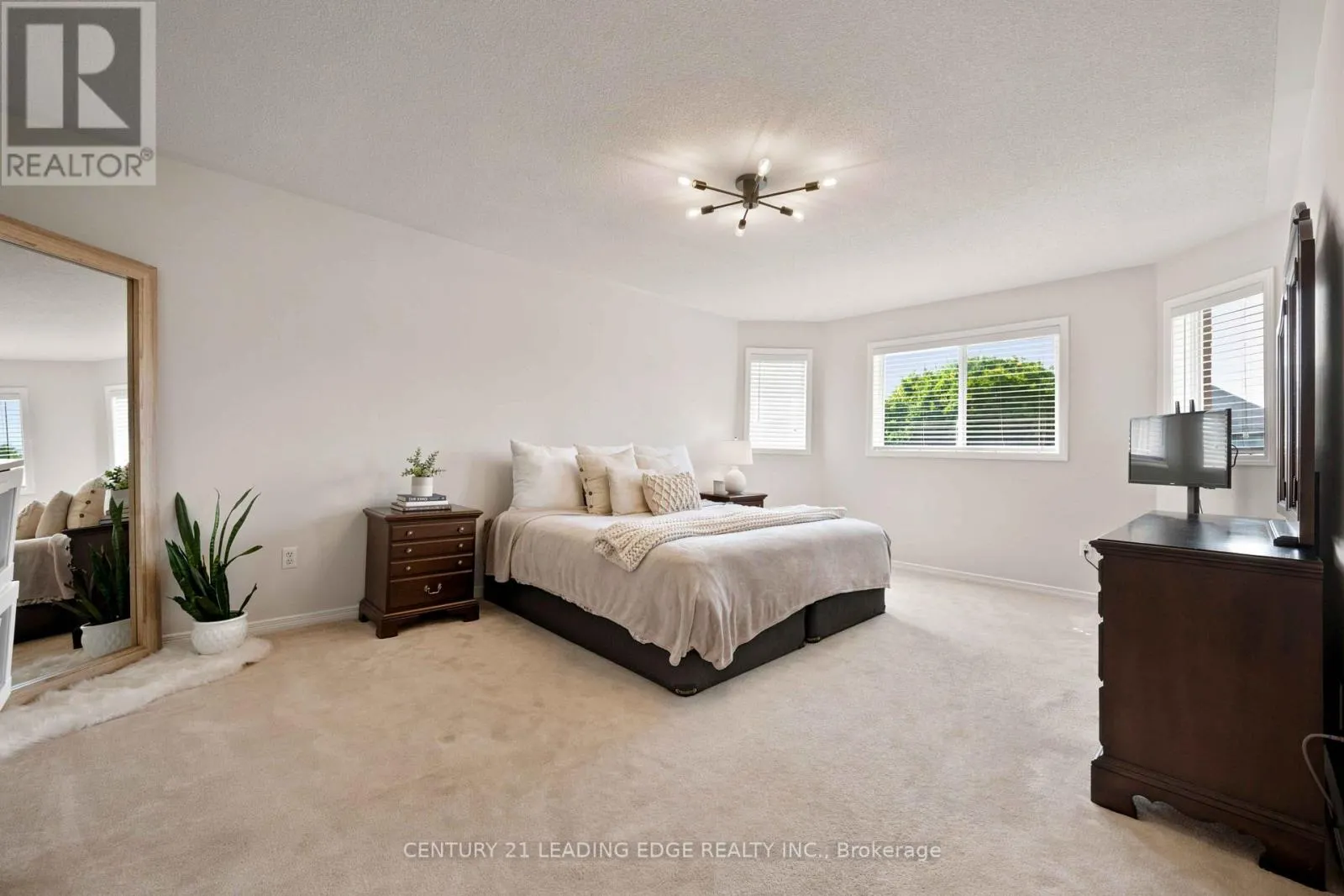 16 BOLSTER LANE