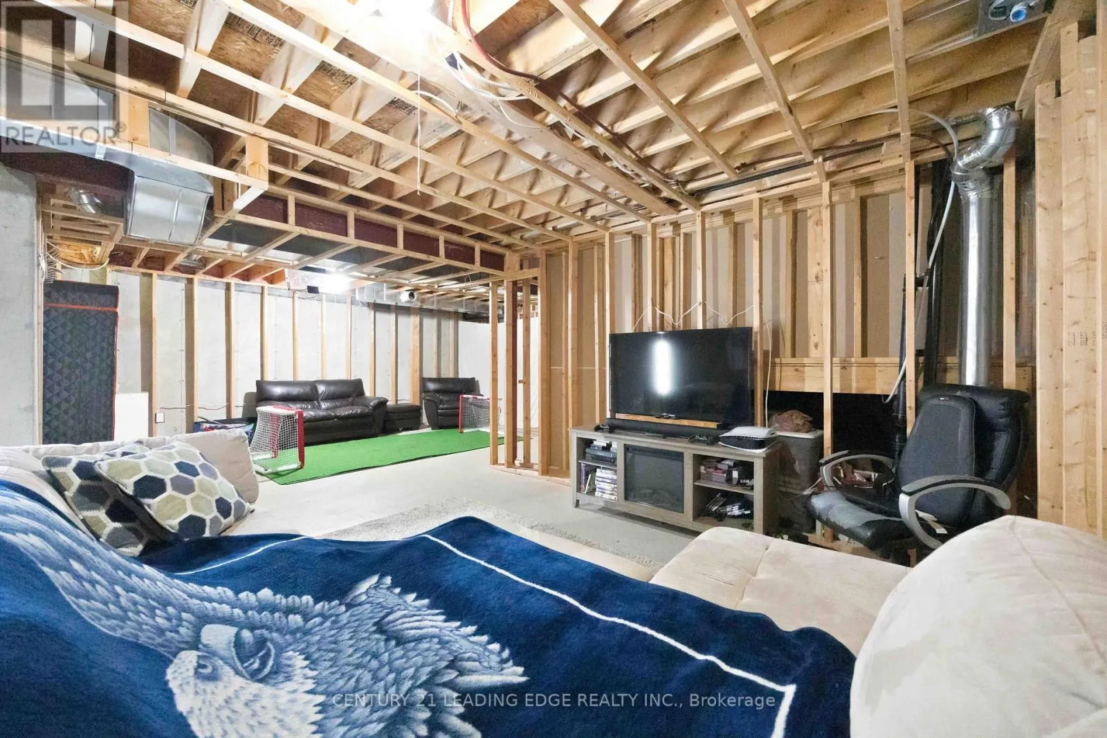 16 BOLSTER LANE