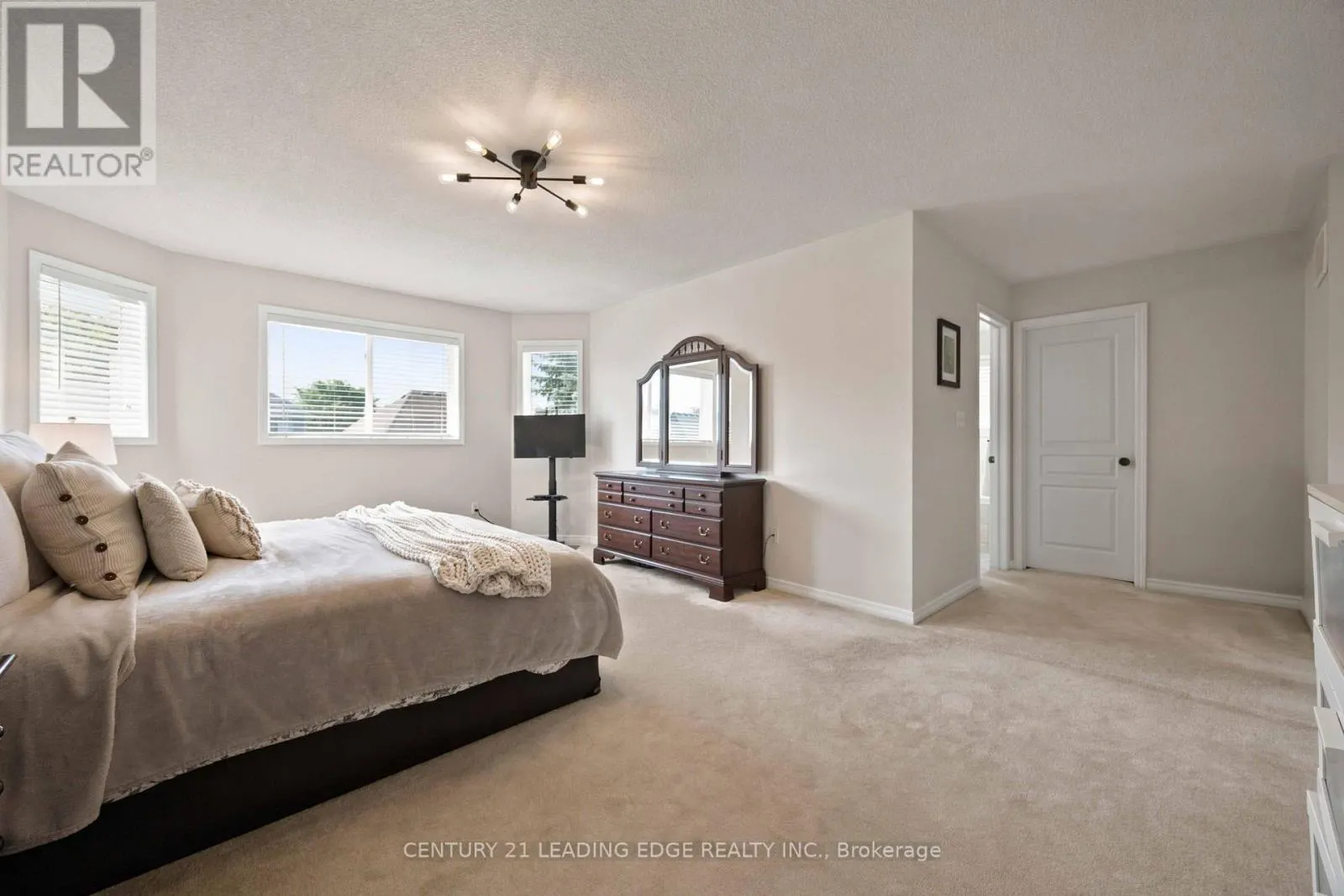 16 BOLSTER LANE