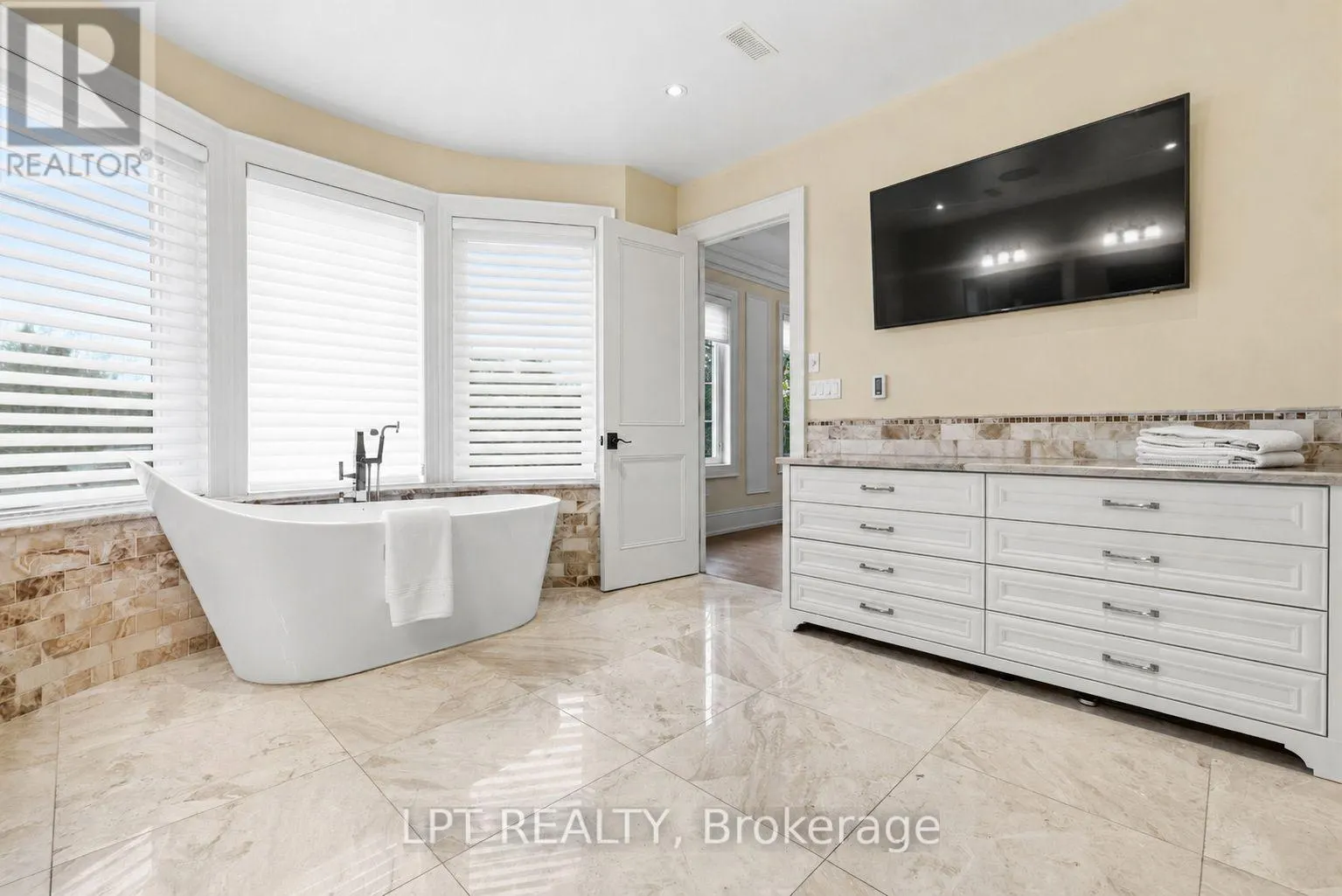 256 PATRICIA DRIVE