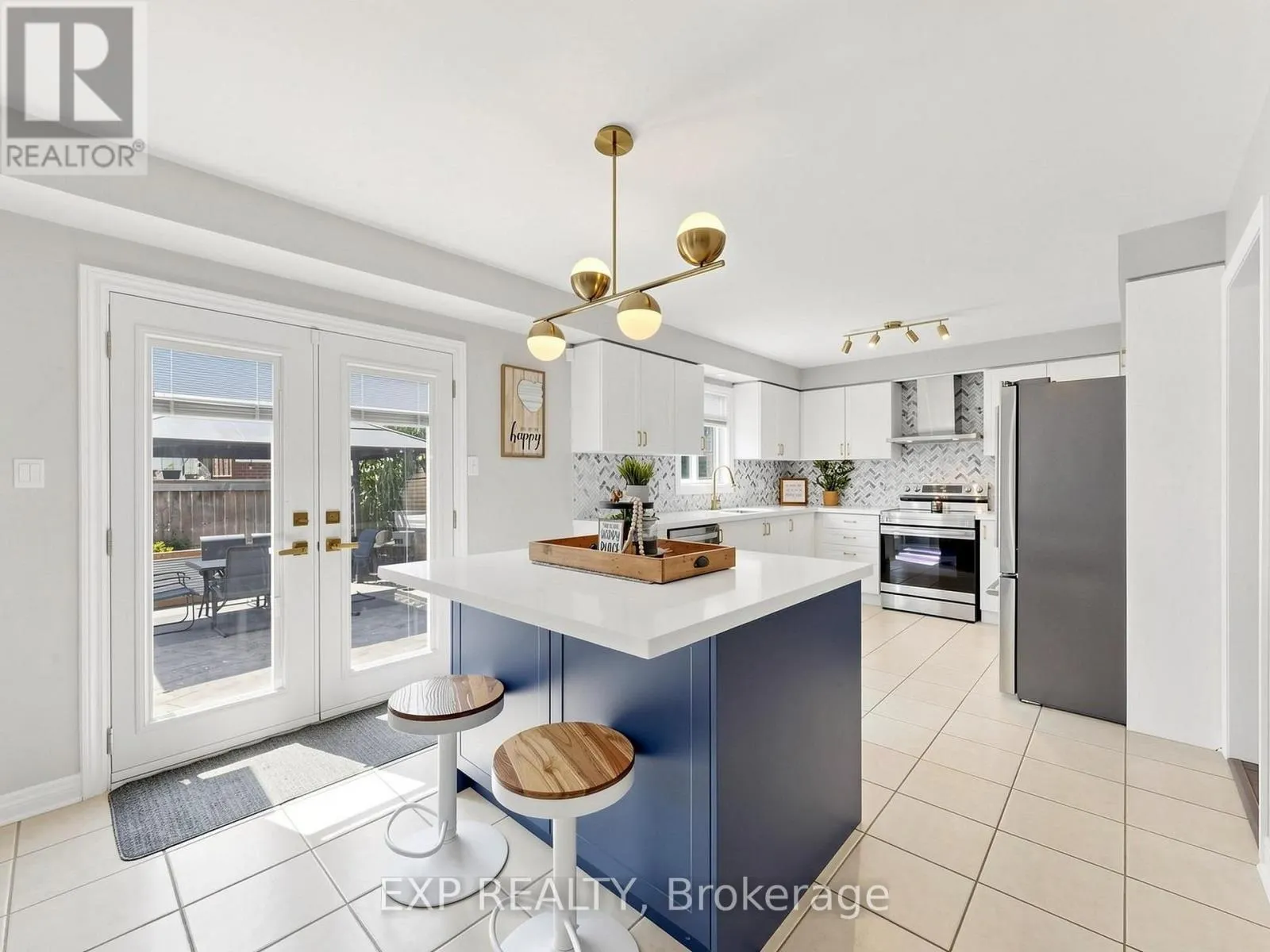 9 CARNESS CRESCENT