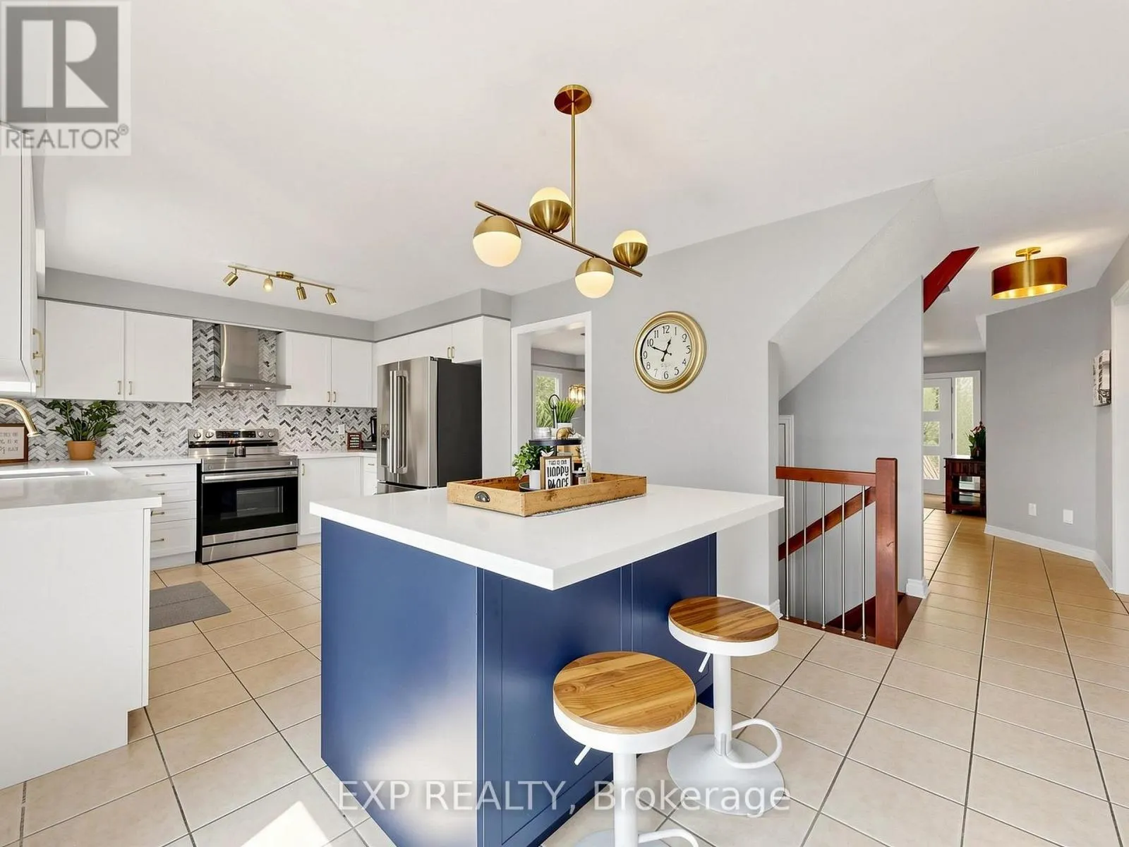 9 CARNESS CRESCENT