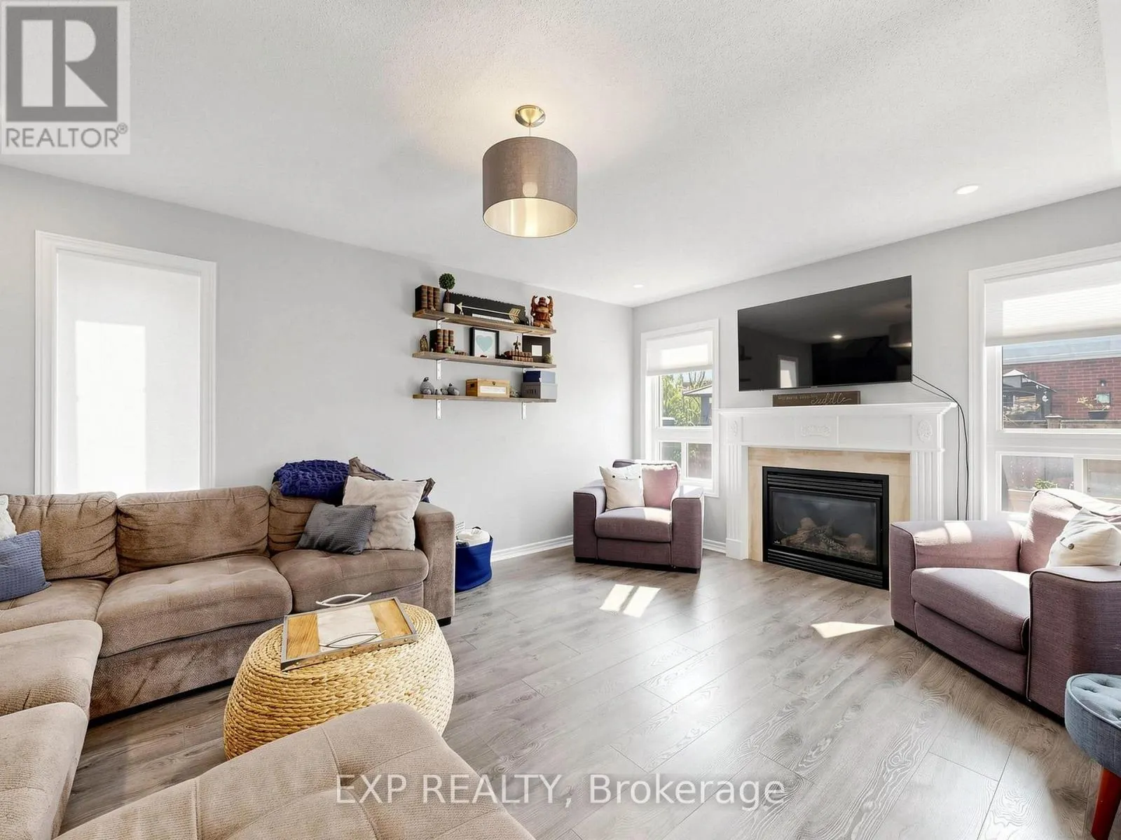 9 CARNESS CRESCENT