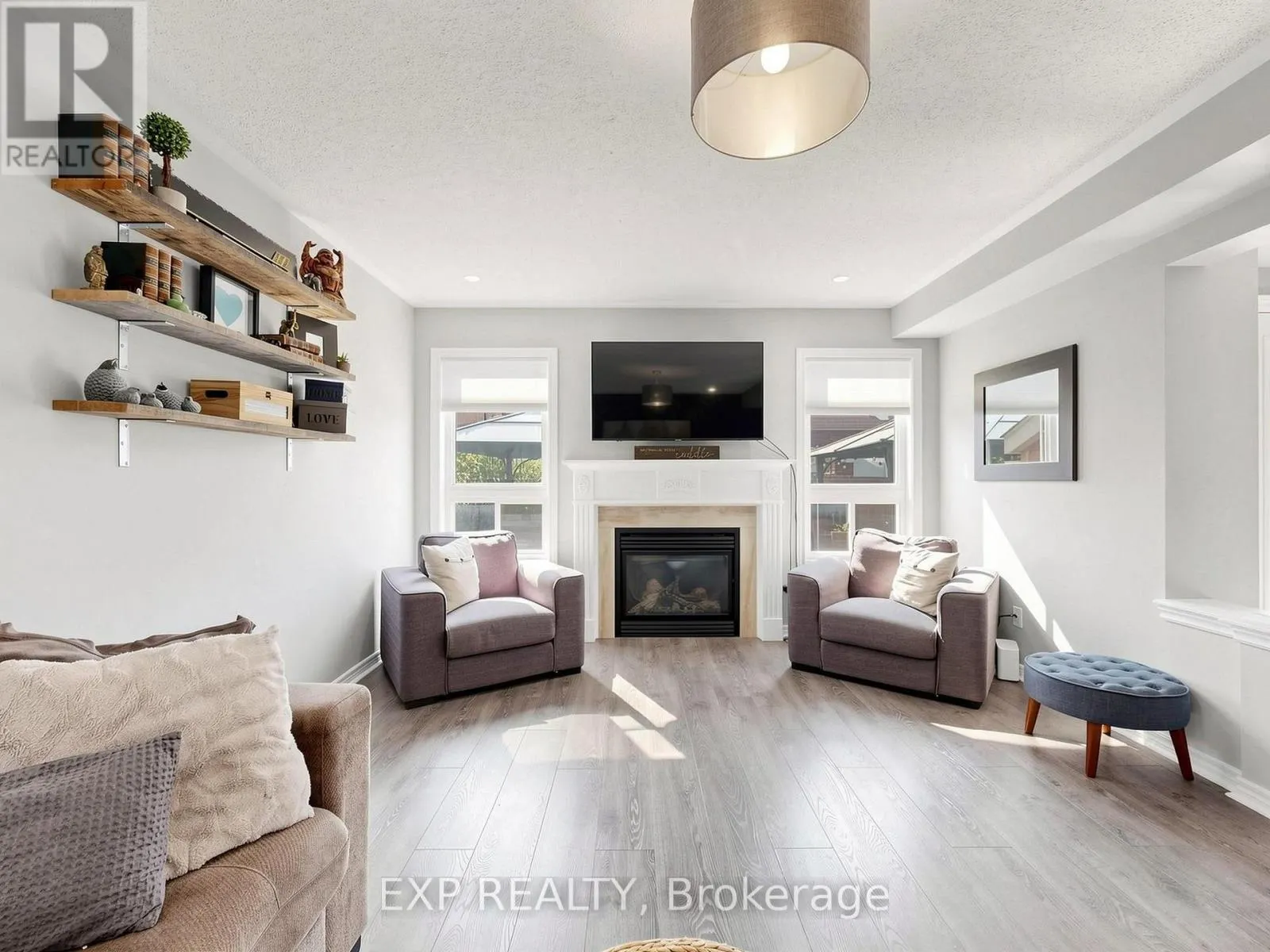 9 CARNESS CRESCENT