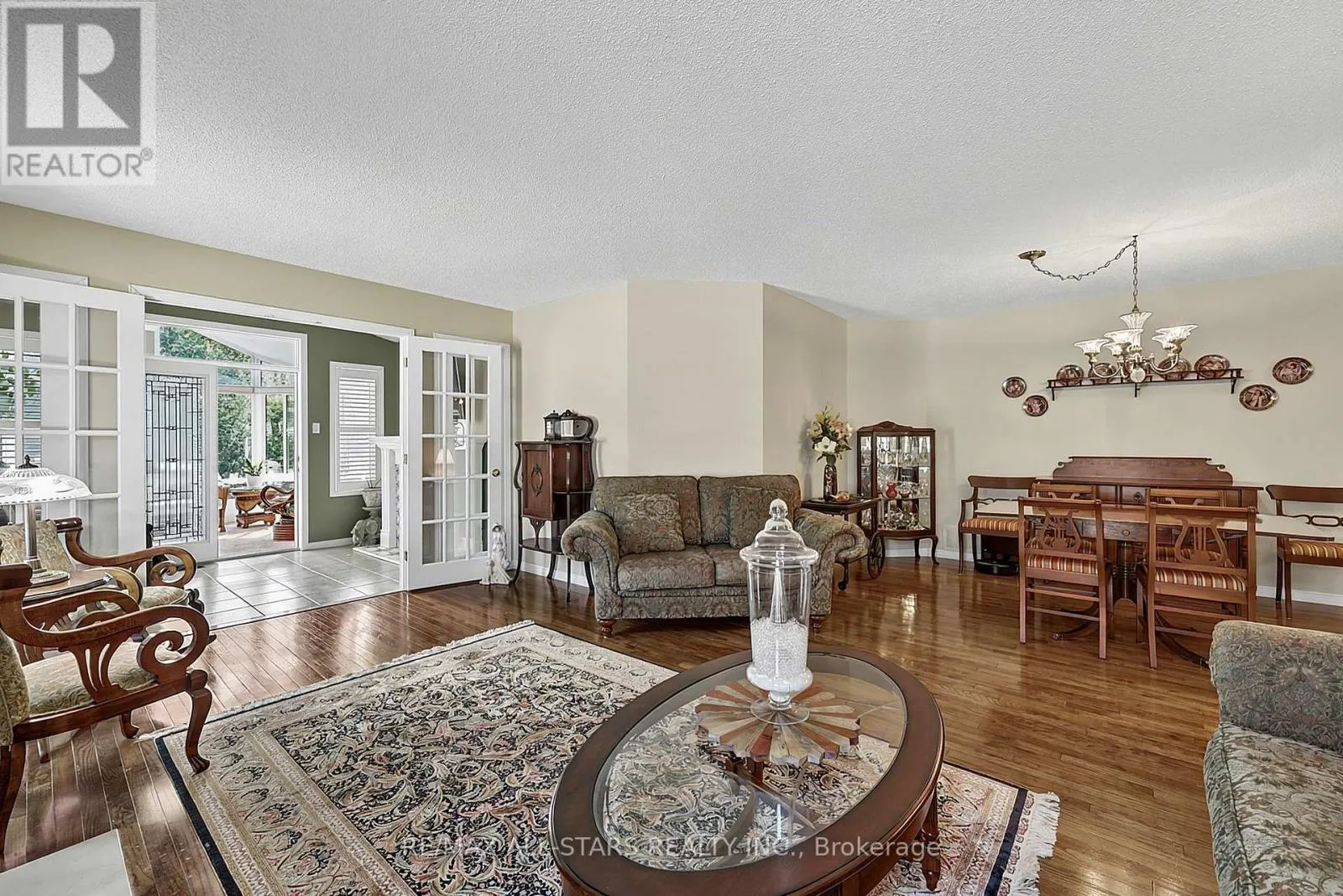 117 RIVERGLEN DRIVE