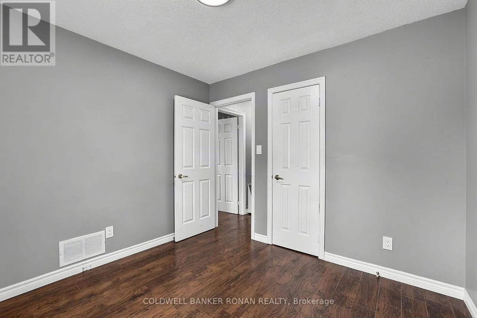 8 MCCARTHY CRESCENT