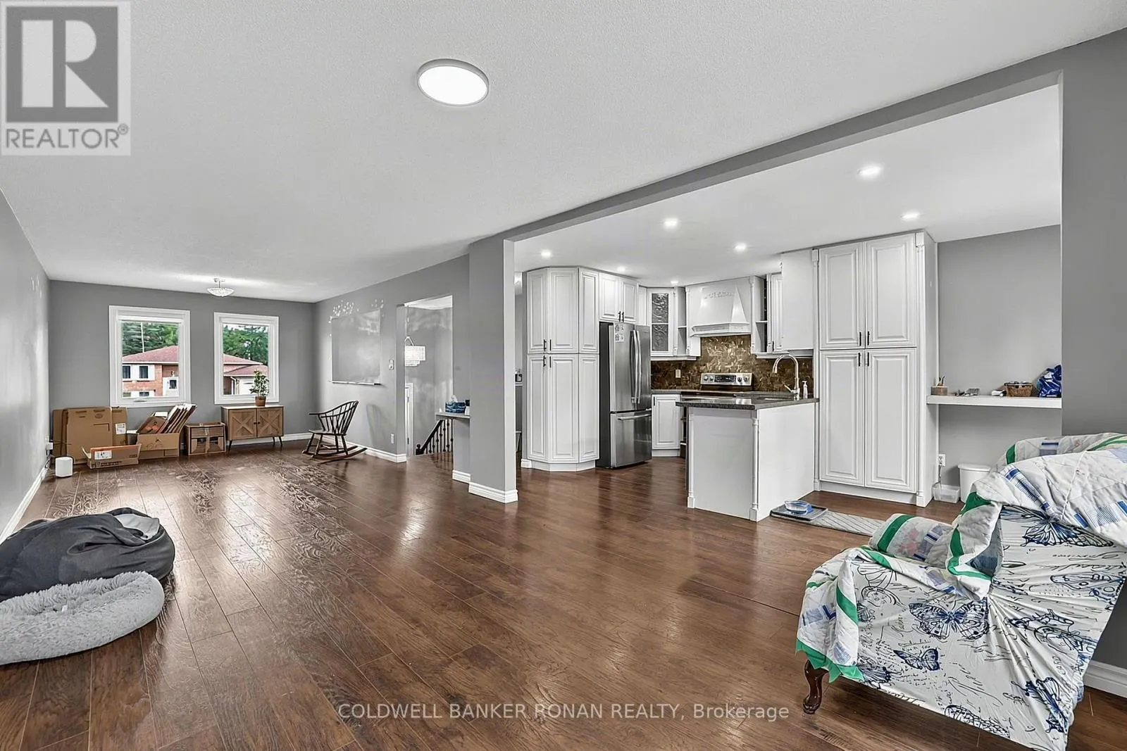 8 MCCARTHY CRESCENT