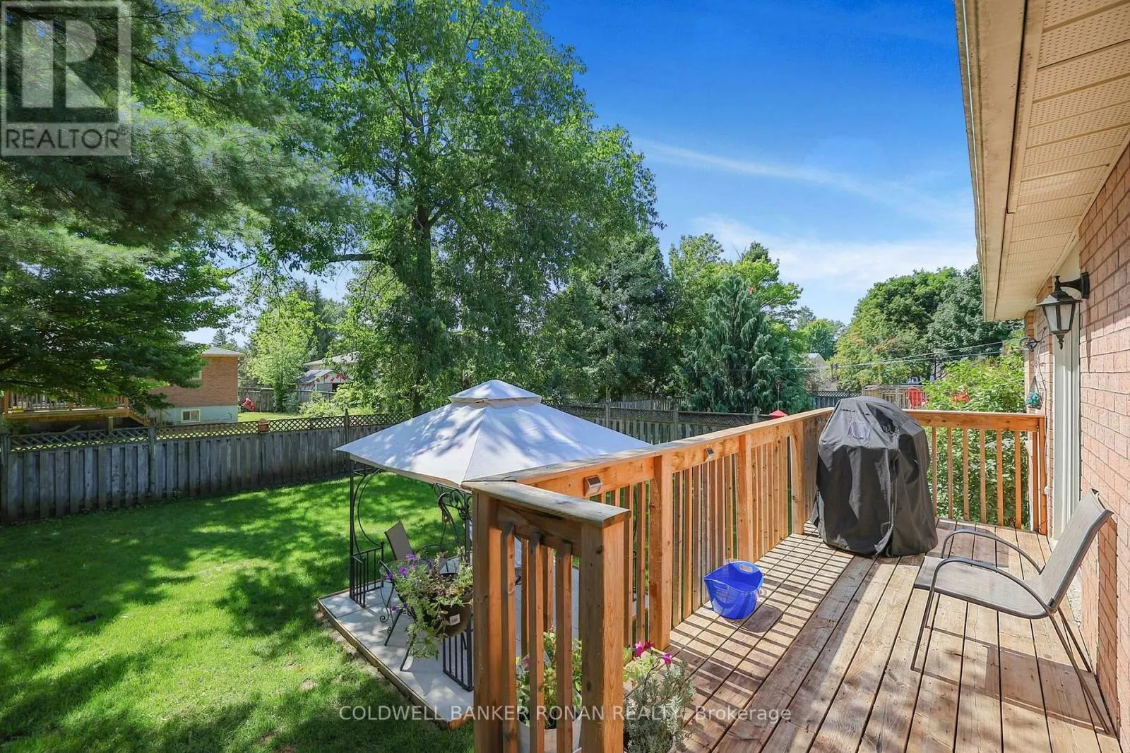 8 MCCARTHY CRESCENT