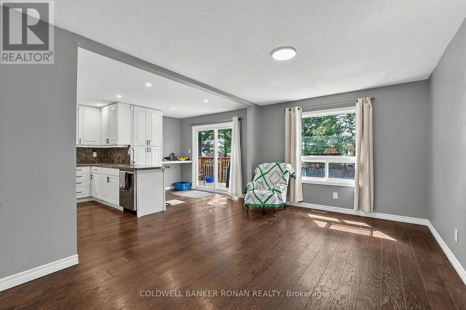 8 MCCARTHY CRESCENT