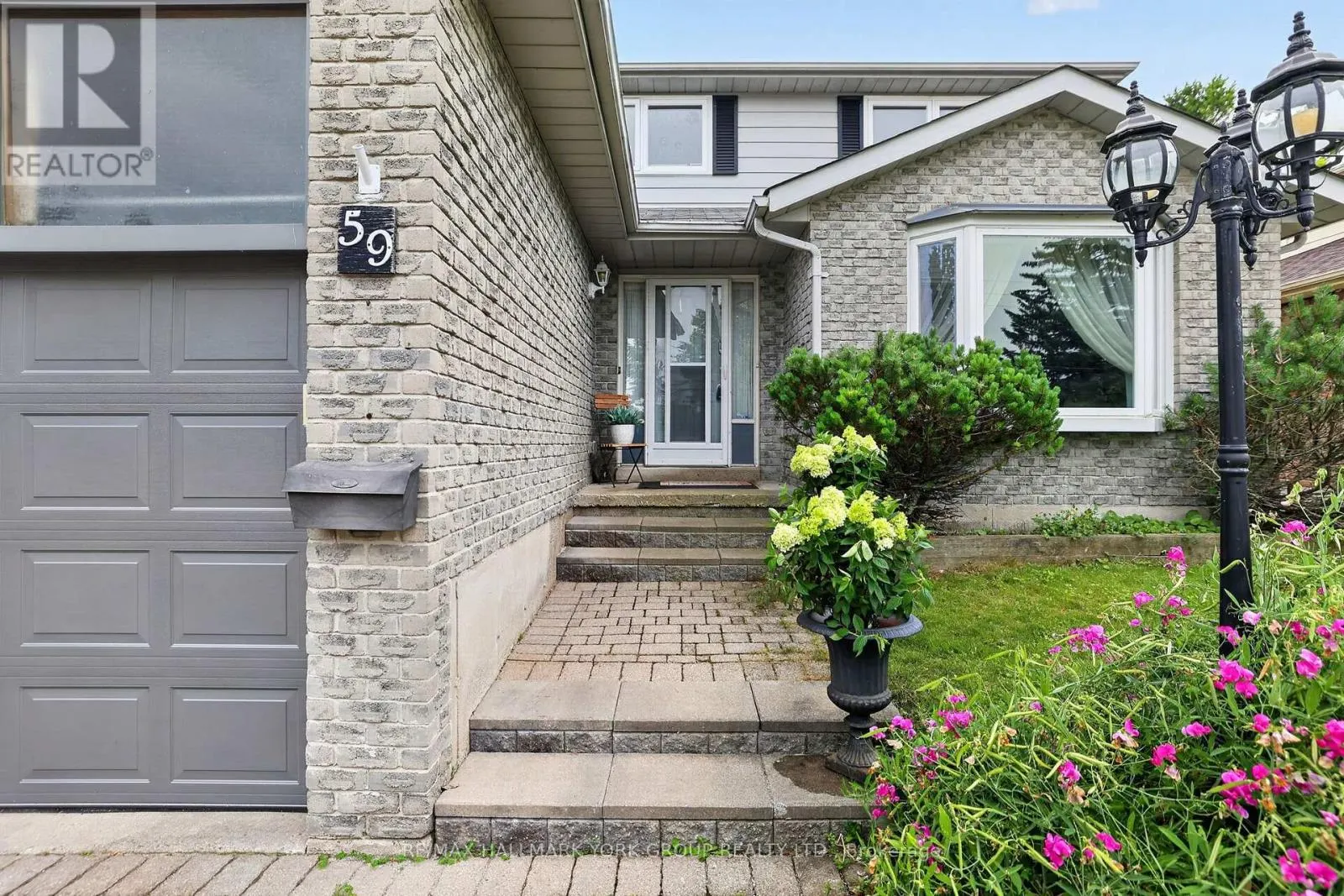 59 RIVERGLEN DRIVE