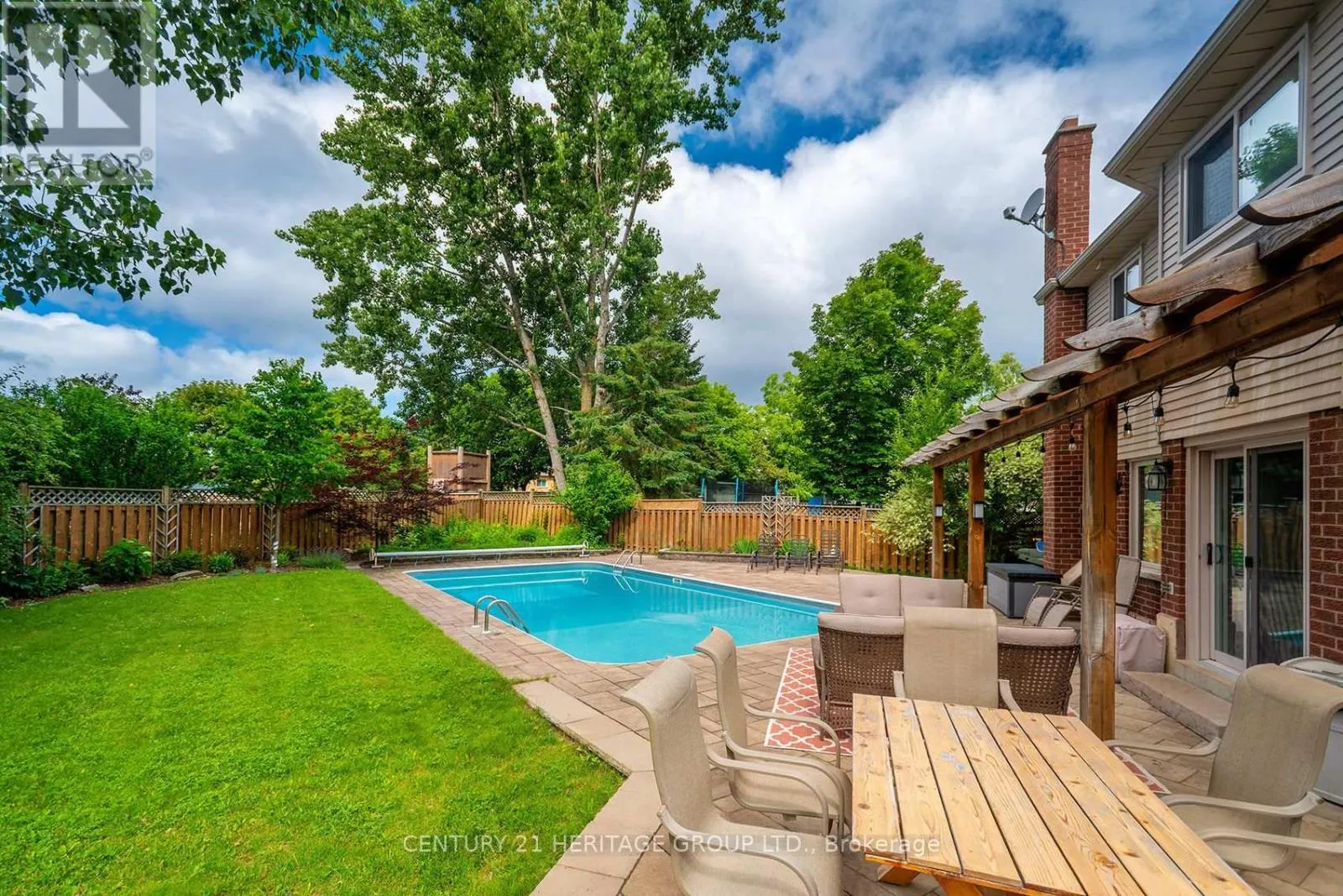 55 CHARTWELL CRESCENT