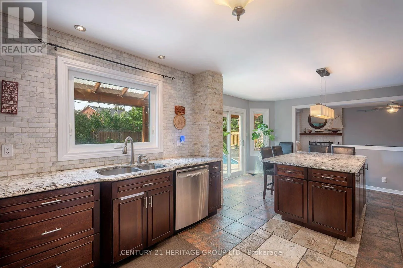 55 CHARTWELL CRESCENT