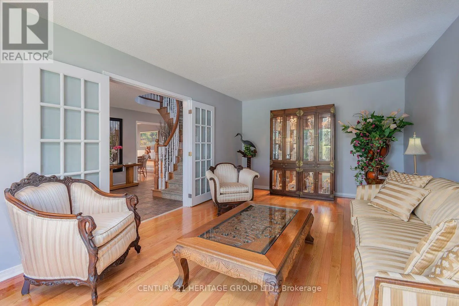 55 CHARTWELL CRESCENT