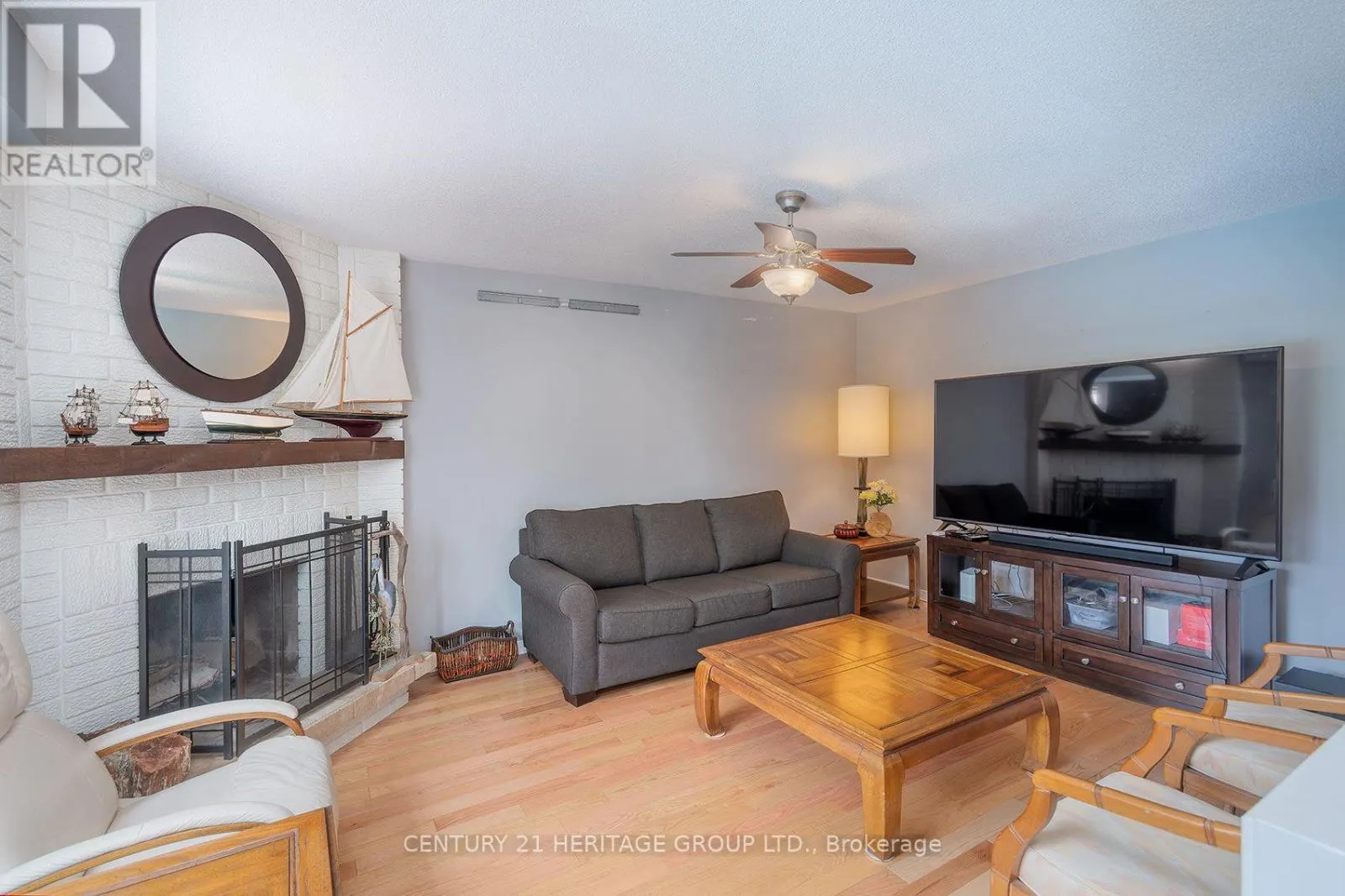 55 CHARTWELL CRESCENT