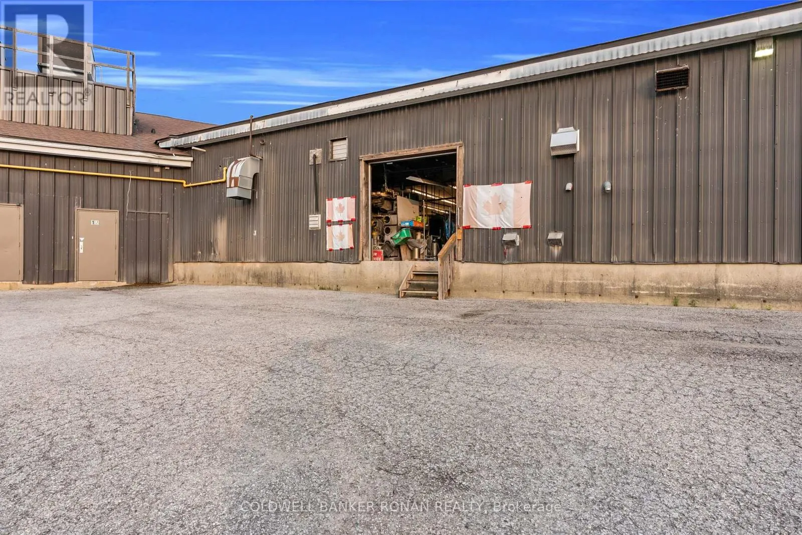 8 - 17250 HIGHWAY 27