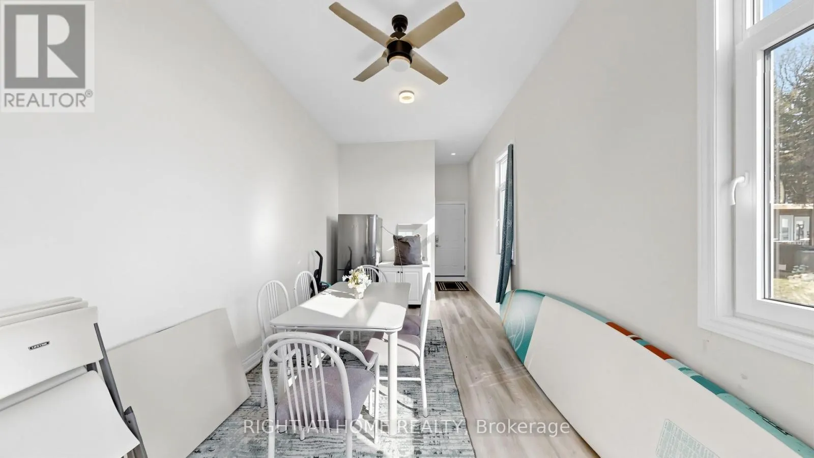 36 SHIRLEA BOULEVARD
