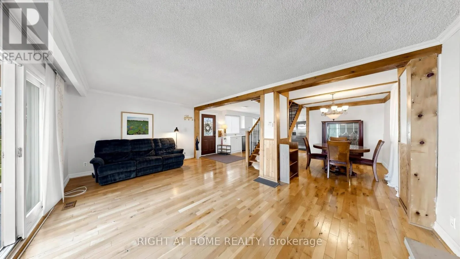 36 SHIRLEA BOULEVARD
