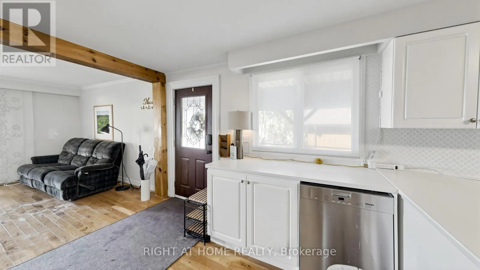 36 SHIRLEA BOULEVARD
