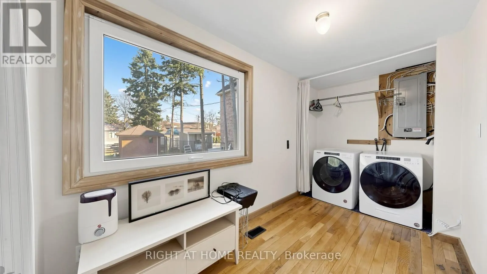 36 SHIRLEA BOULEVARD