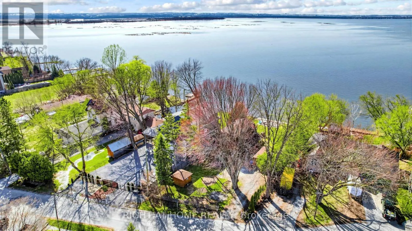 36 SHIRLEA BOULEVARD
