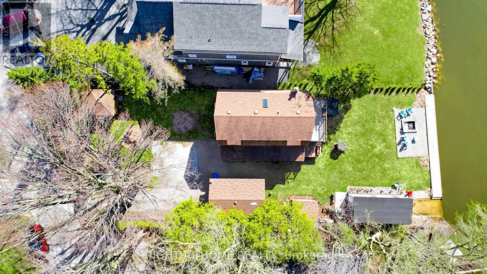 36 SHIRLEA BOULEVARD