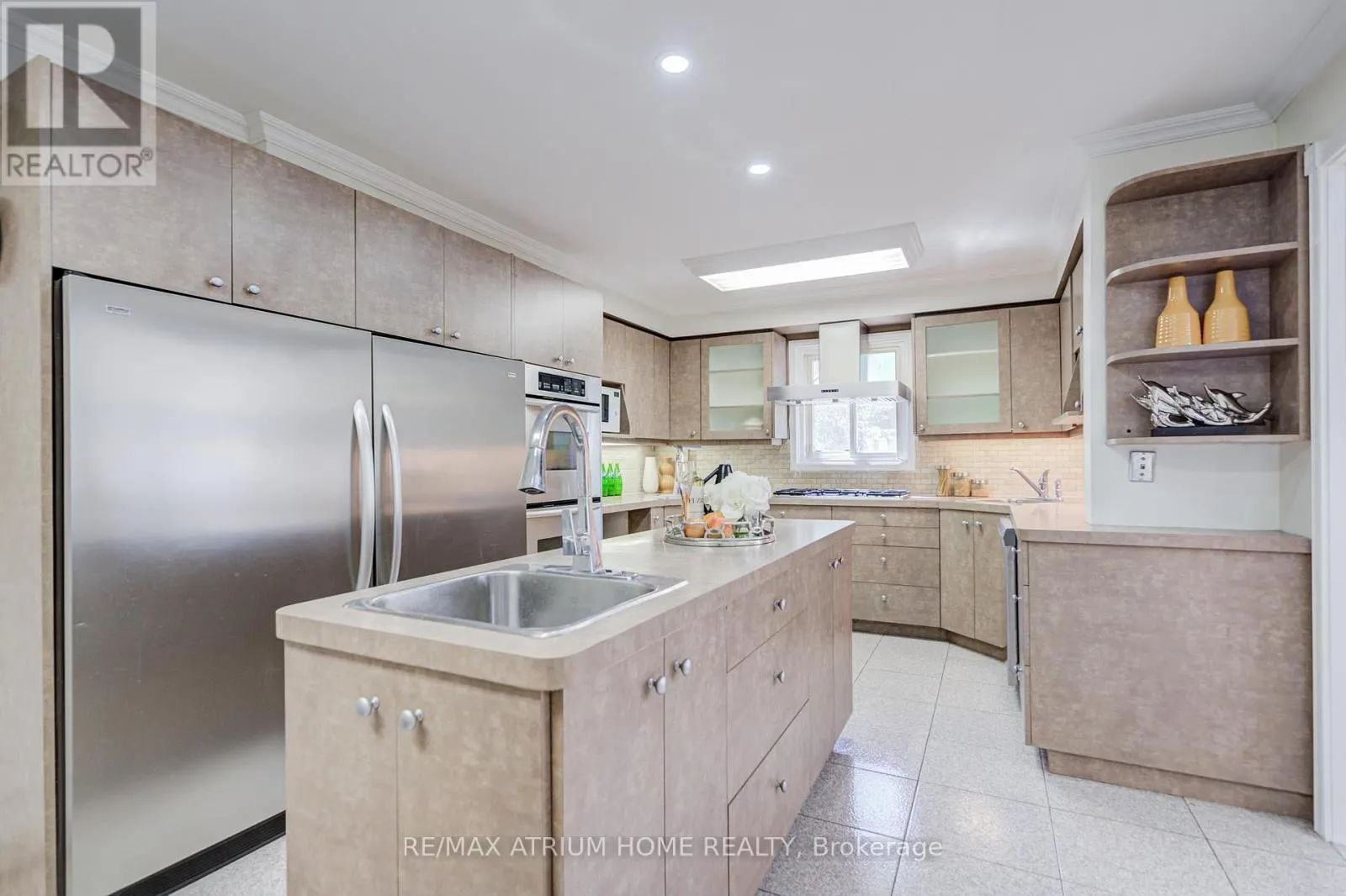 77 ROSEDALE HEIGHTS DRIVE