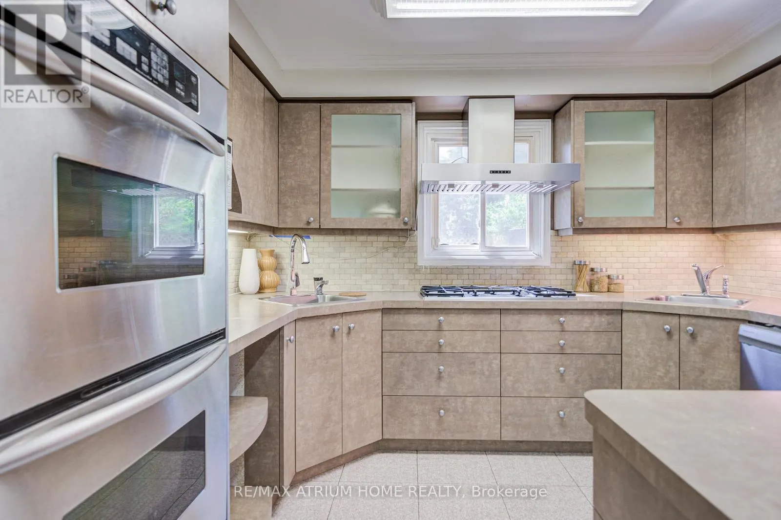 77 ROSEDALE HEIGHTS DRIVE