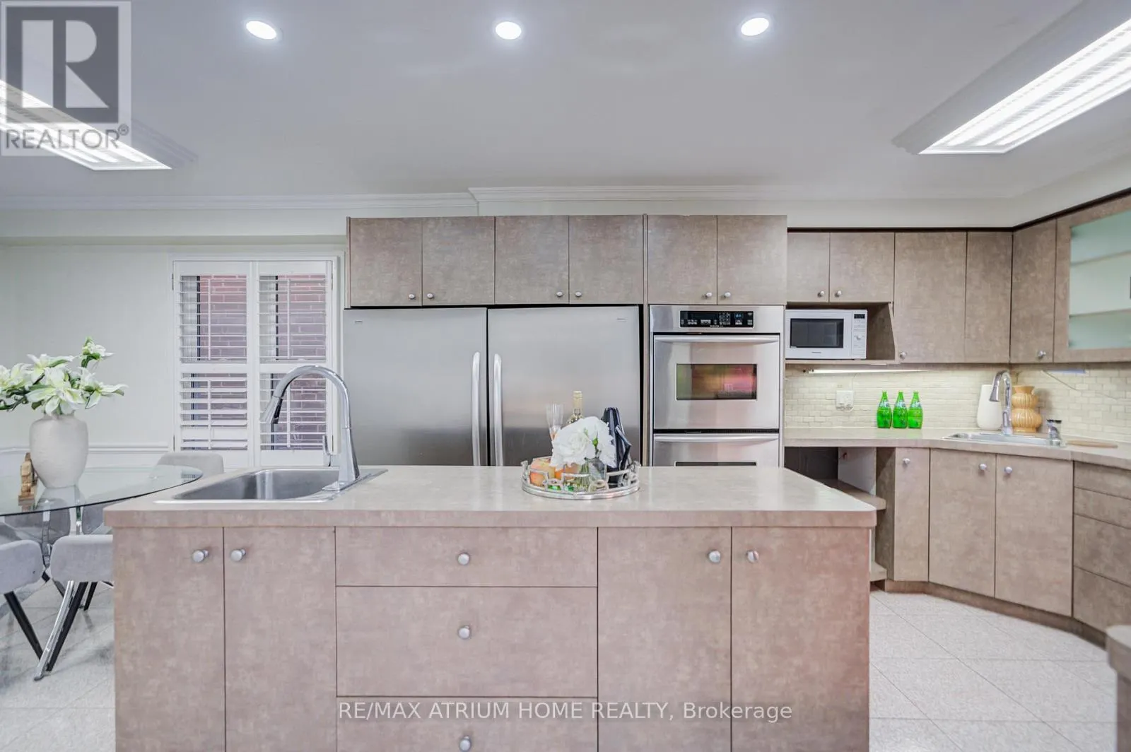 77 ROSEDALE HEIGHTS DRIVE