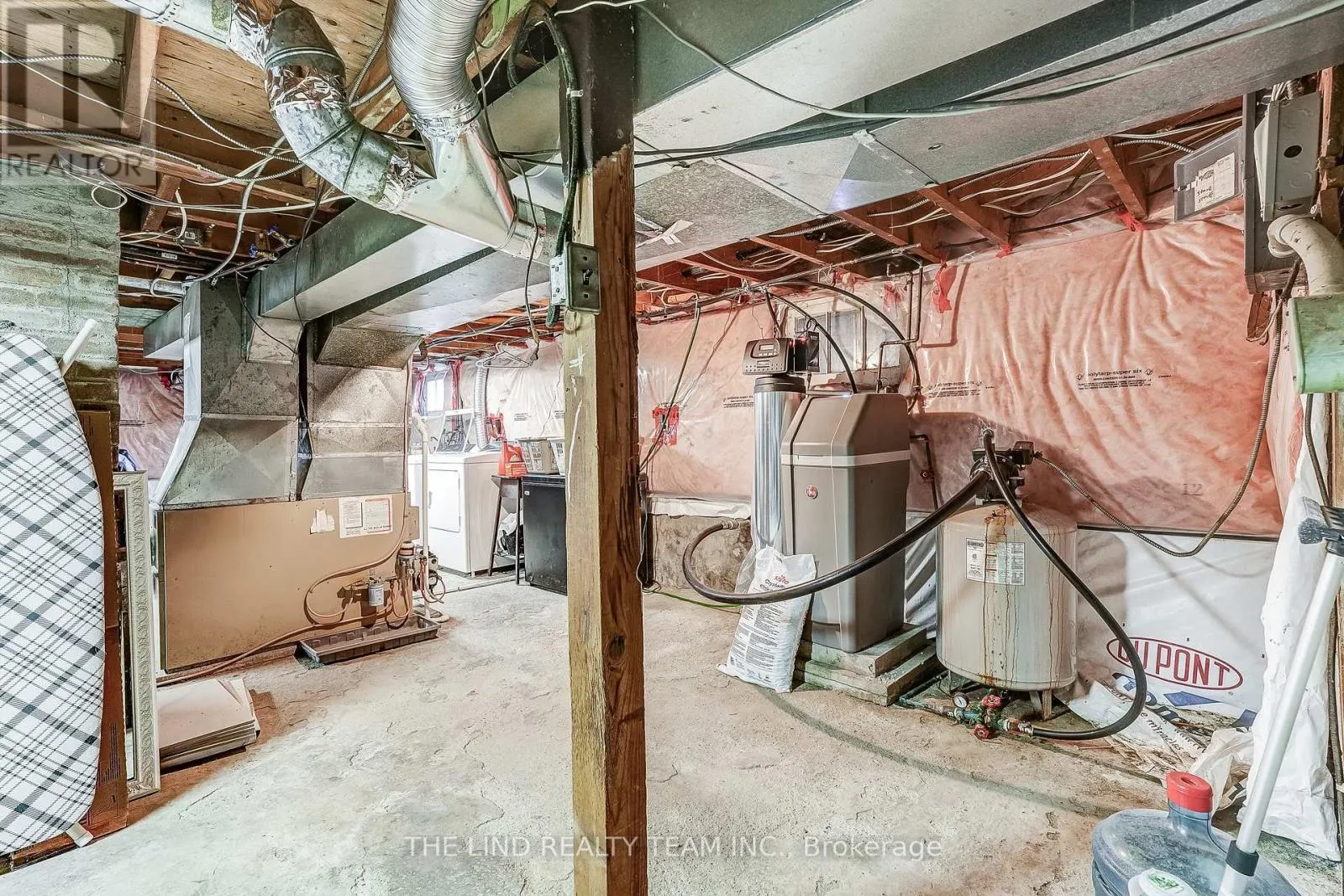 19505 BATHURST STREET
