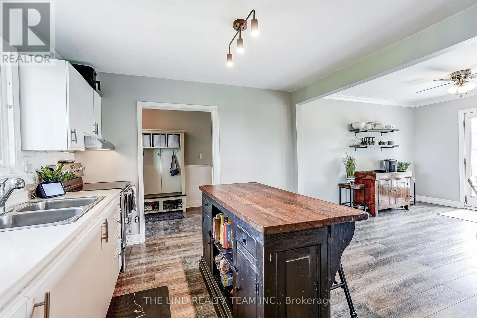 19505 BATHURST STREET
